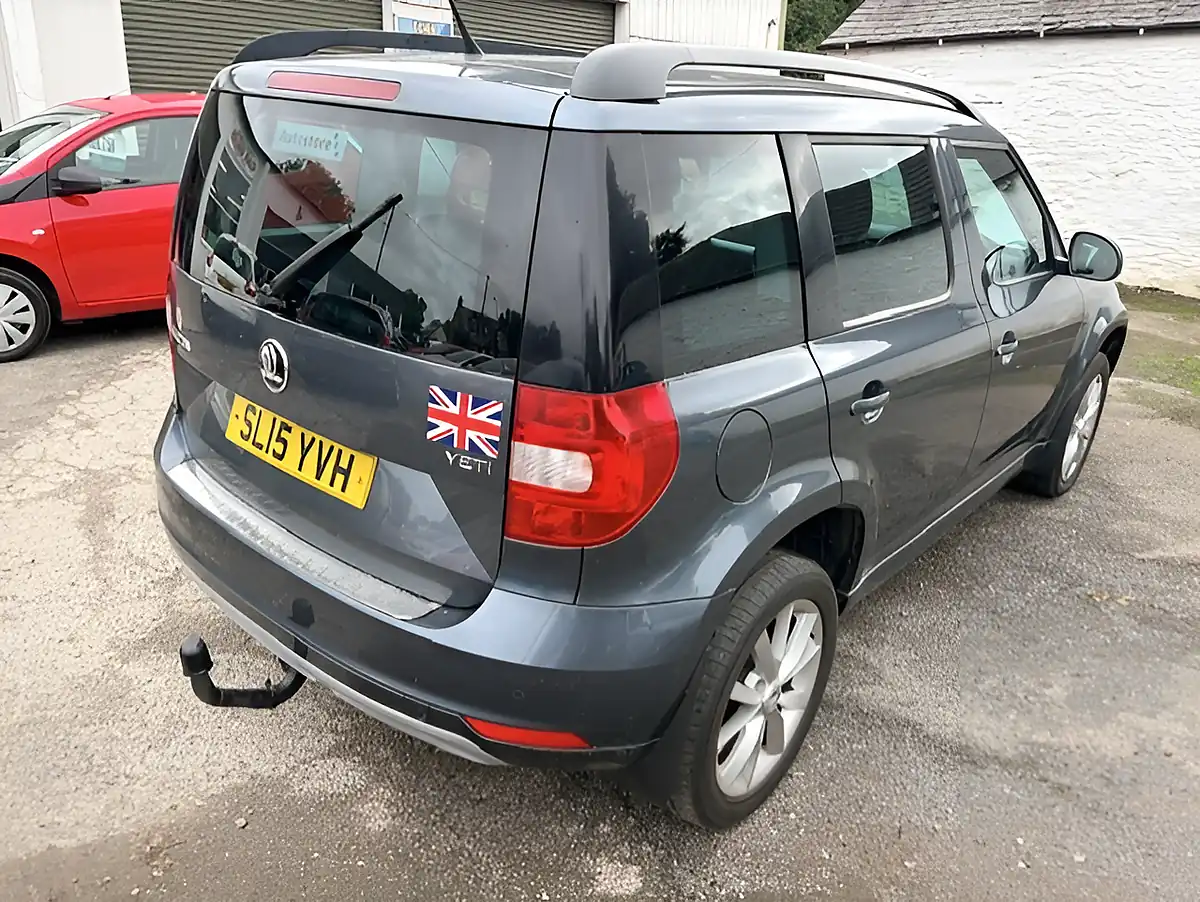 Used 2015 Skoda Yeti Se Grey - Interior and Exterior details 6