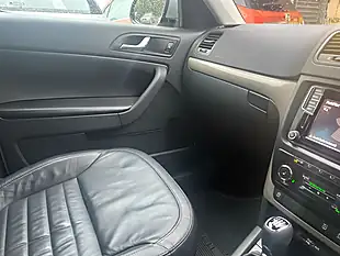 Used 2015 Skoda Yeti Se L Outdoor White - Interior and Exterior details 10