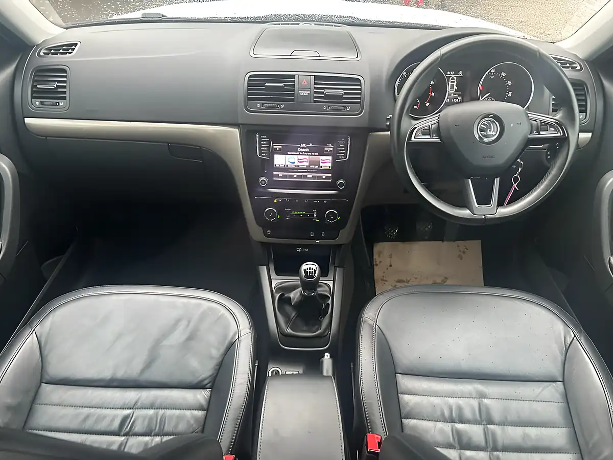 Used 2015 Skoda Yeti Se L Outdoor White - Interior and Exterior details 13