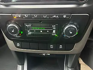 Used 2015 Skoda Yeti Se L Outdoor White - Interior and Exterior details 9