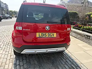 Used 2015 Skoda Yeti Se Outdoor Corrida Red - Interior and Exterior details 11