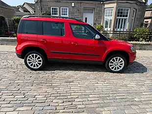 Used 2015 Skoda Yeti Se Outdoor Corrida Red - Interior and Exterior details 5