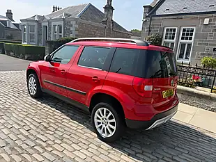 Used 2015 Skoda Yeti Se Outdoor Corrida Red - Interior and Exterior details 7