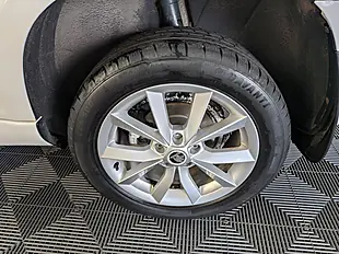 Used 2015 Skoda Yeti Se White - Interior and Exterior details 12