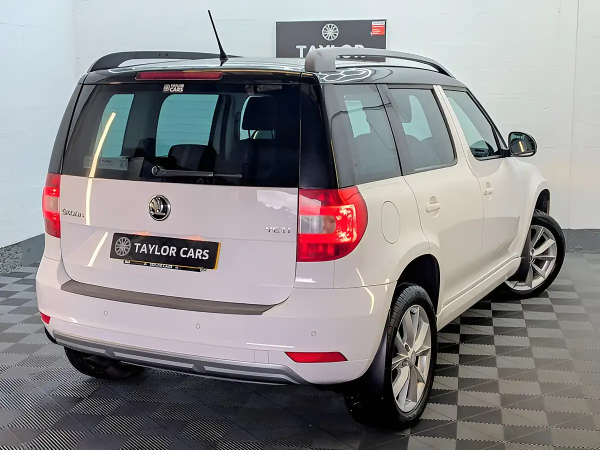 Used 2015 Skoda Yeti Se White - Interior and Exterior details 5