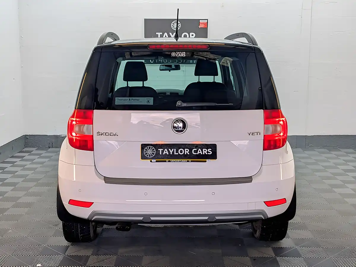 Used 2015 Skoda Yeti Se White - Interior and Exterior details 6