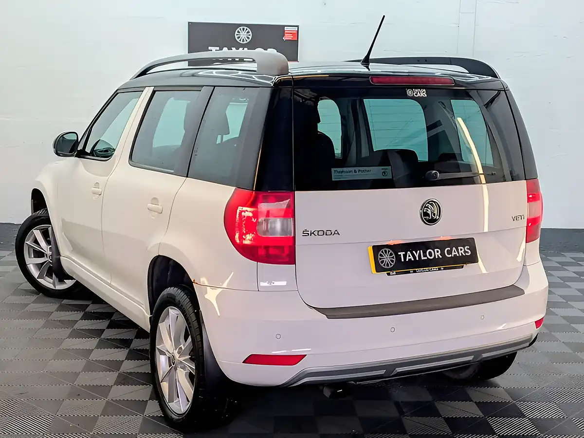Used 2015 Skoda Yeti Se White - Interior and Exterior details 7