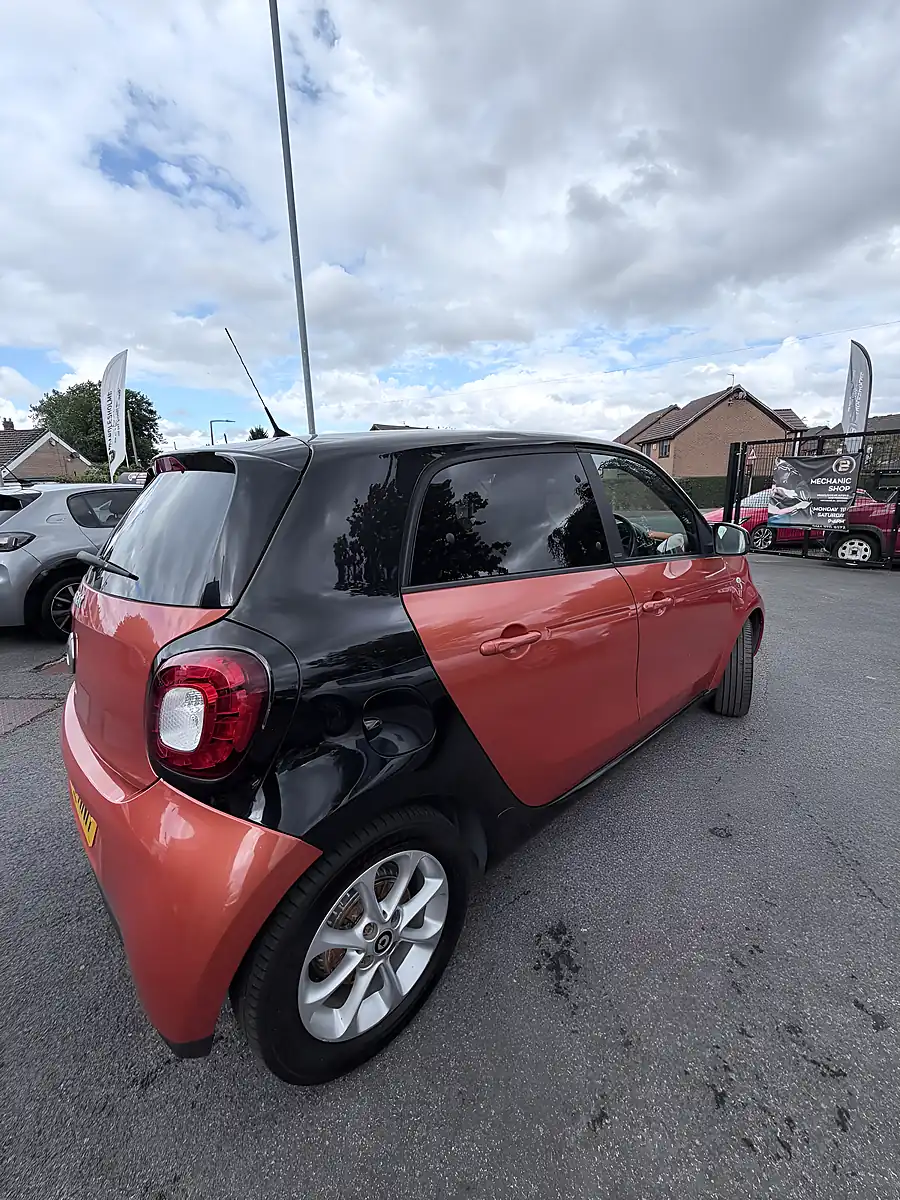Used 2015 Smart Forfour Lava Orange - Interior and Exterior details 3