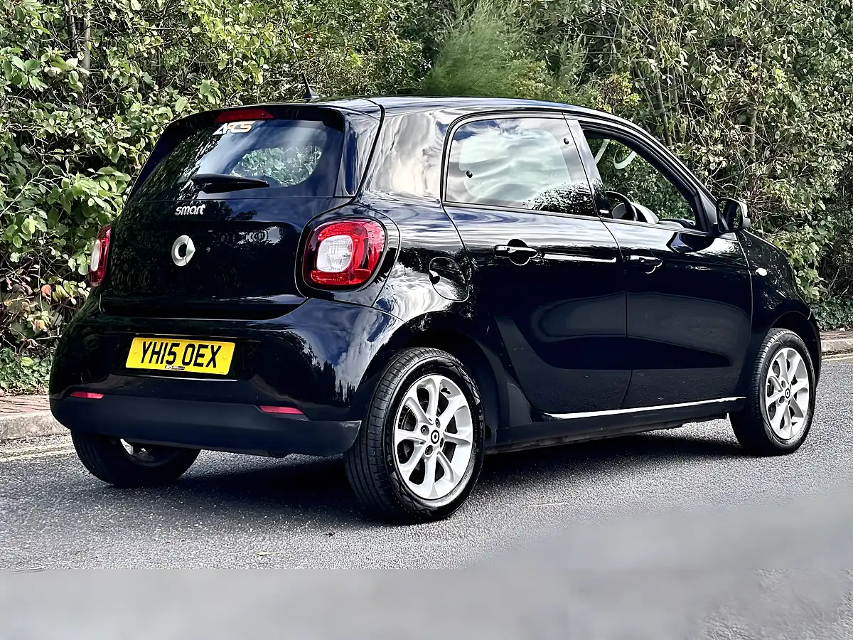 Used 2015 Smart Forfour Passion Black - Interior and Exterior details 10
