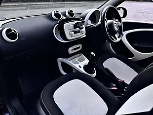 Used 2015 Smart Forfour Passion Black - Interior and Exterior details 11