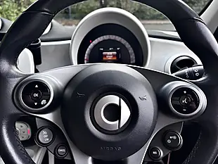 Used 2015 Smart Forfour Passion Black - Interior and Exterior details 13