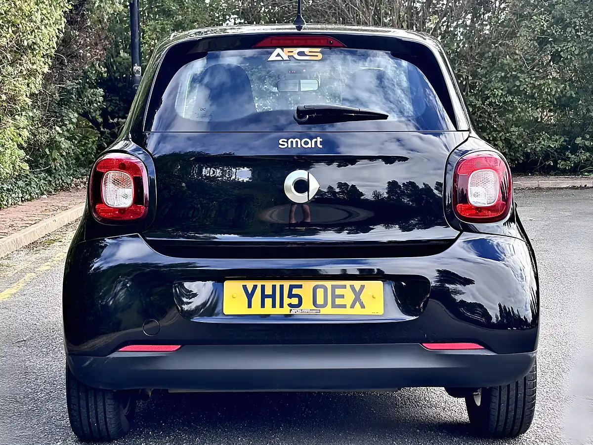 Used 2015 Smart Forfour Passion Black - Interior and Exterior details 7