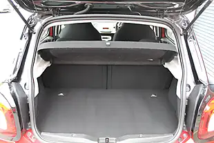 Used 2015 Smart Forfour Passion Red - Interior and Exterior details 17