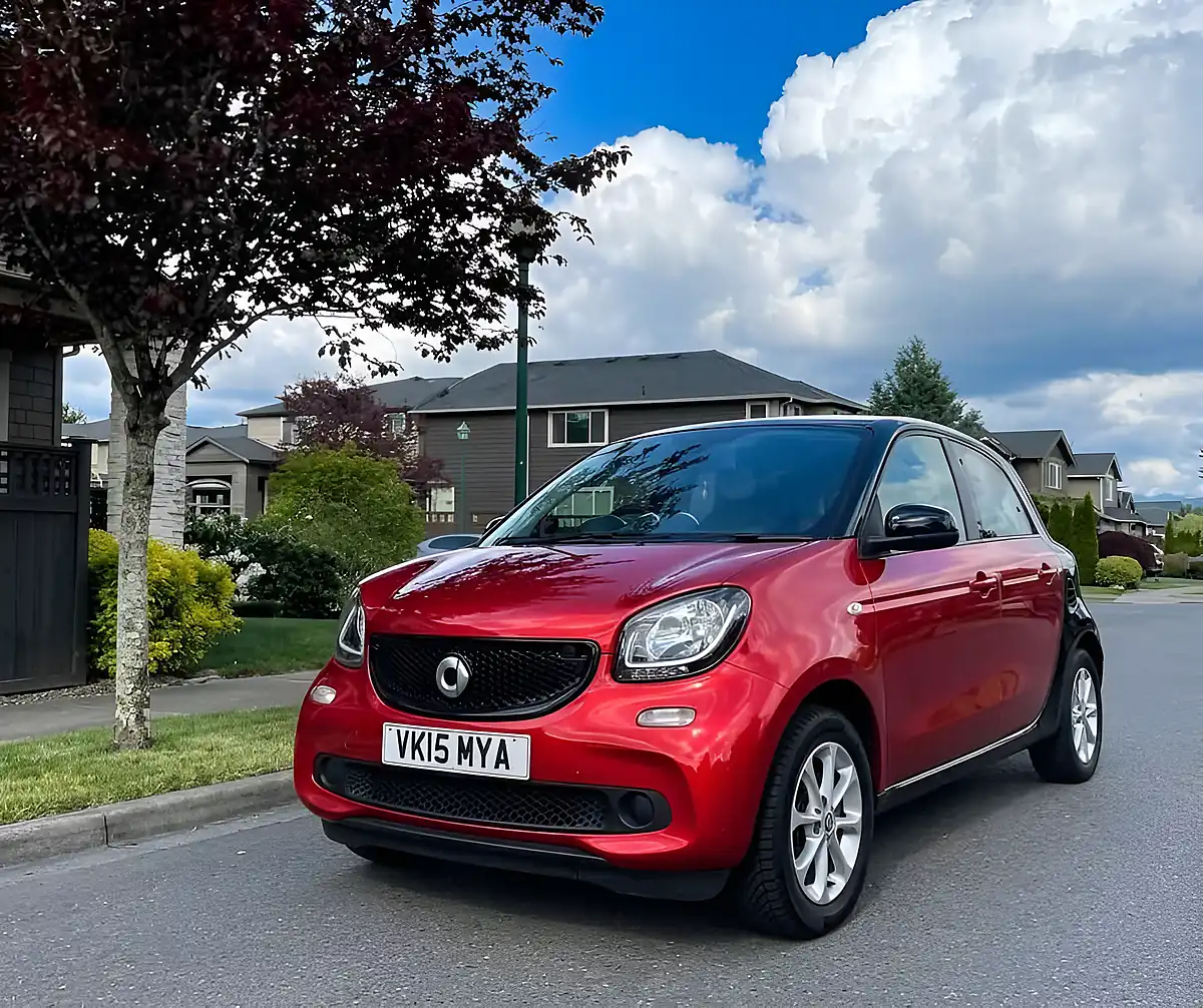 Used 2015 Smart Forfour Passion Red - Interior and Exterior details 3