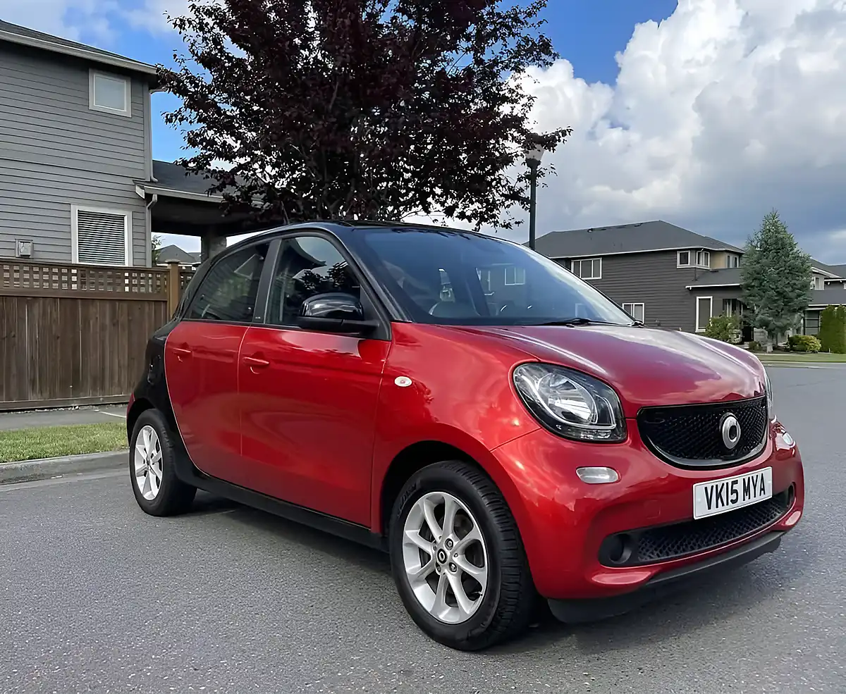 Used 2015 Smart Forfour Passion Red - Interior and Exterior details 4