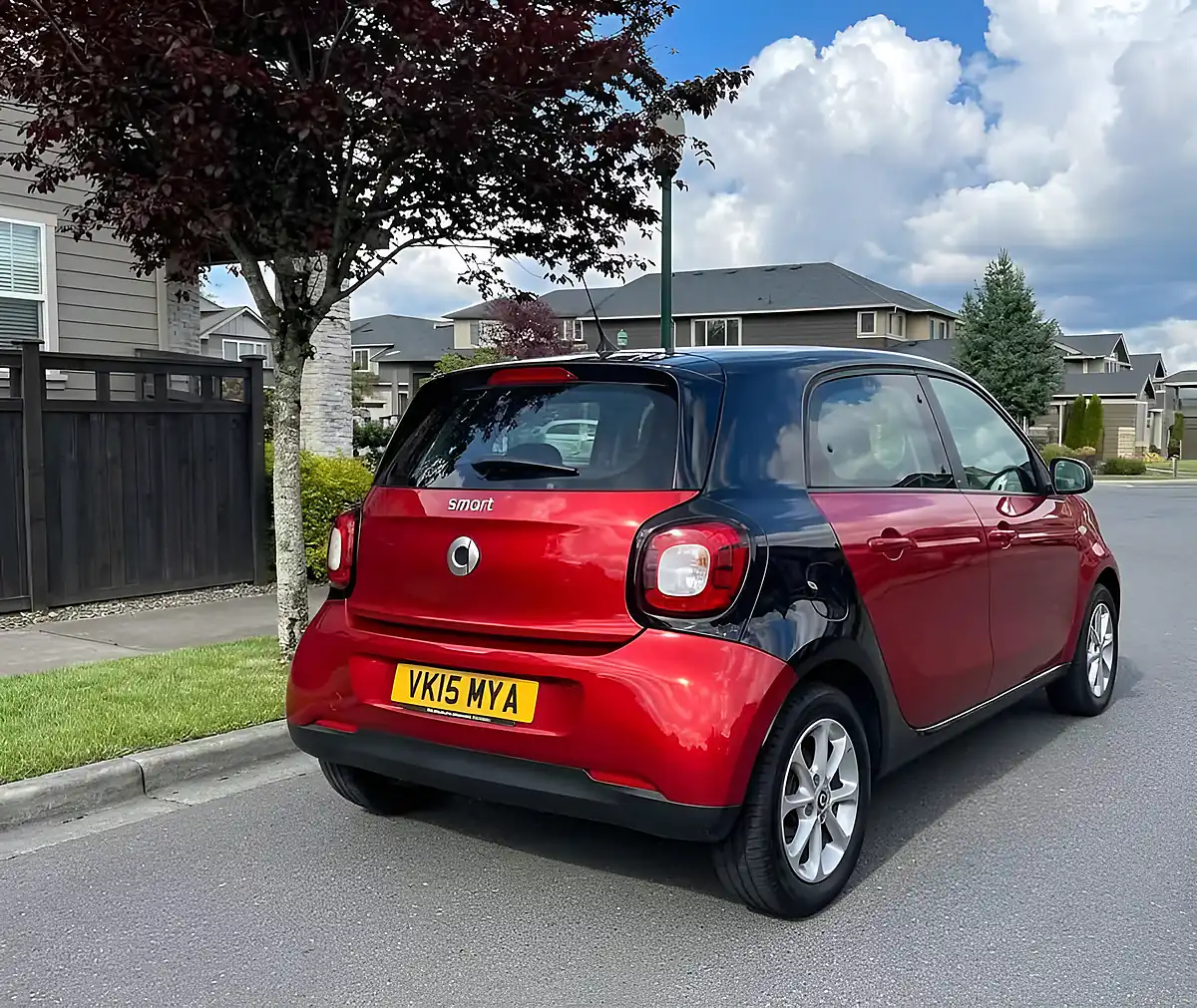 Used 2015 Smart Forfour Passion Red - Interior and Exterior details 5