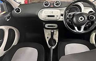 Used 2015 Smart Forfour Passion Red - Interior and Exterior details 6