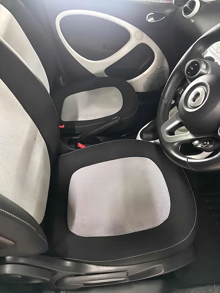 Used 2015 Smart Forfour Passion Red - Interior and Exterior details 7