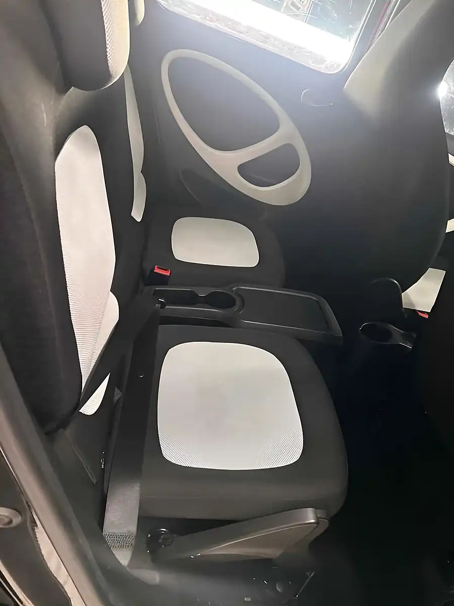 Used 2015 Smart Forfour Passion Red - Interior and Exterior details 8