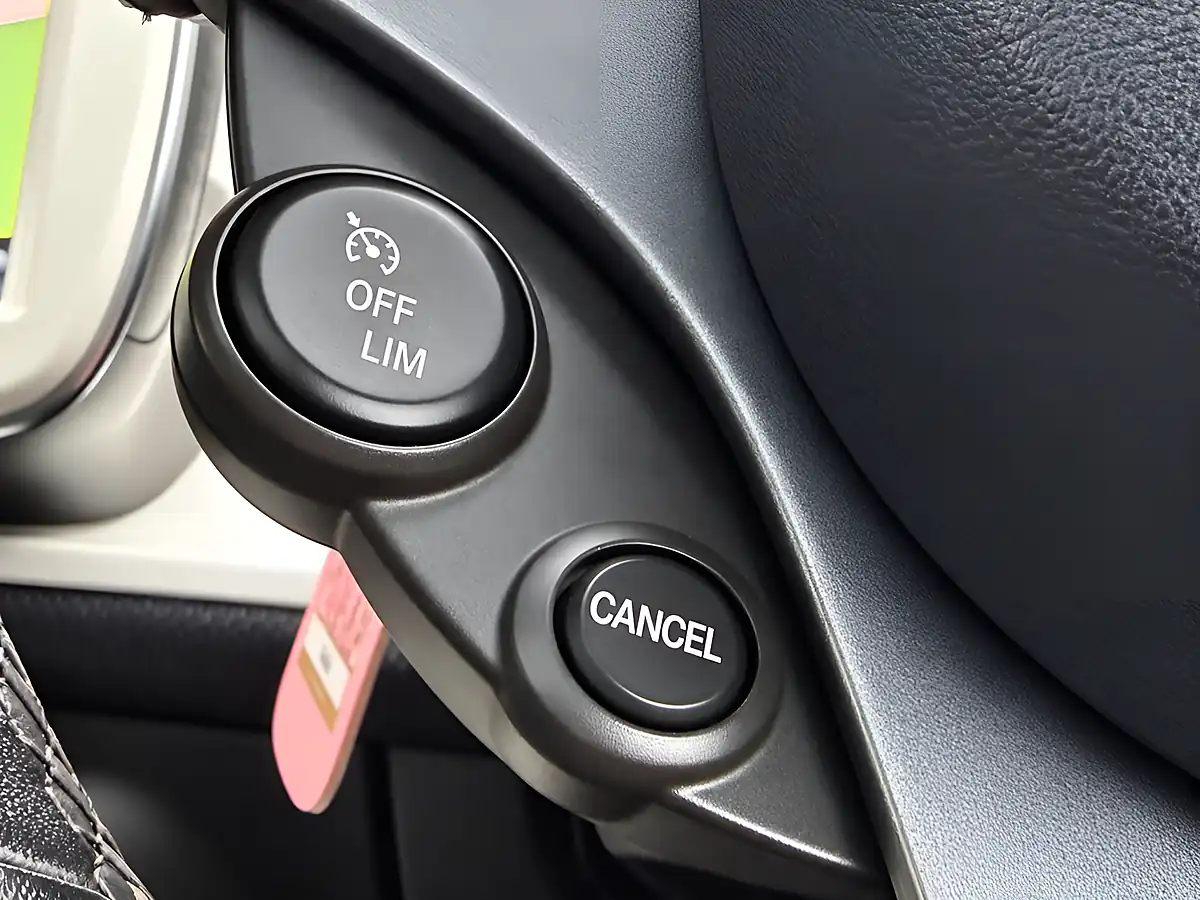 Used 2015 Smart Forfour Prime (premium) Black - Interior and Exterior details 19