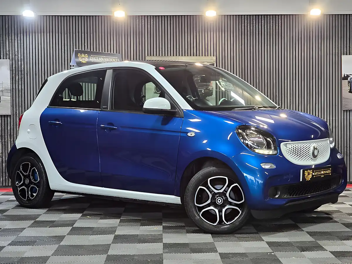 Used 2015 Smart Forfour Prime (premium) Blue - Front View