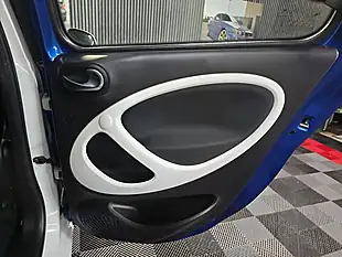 Used 2015 Smart Forfour Prime (premium) Blue - Interior and Exterior details 16