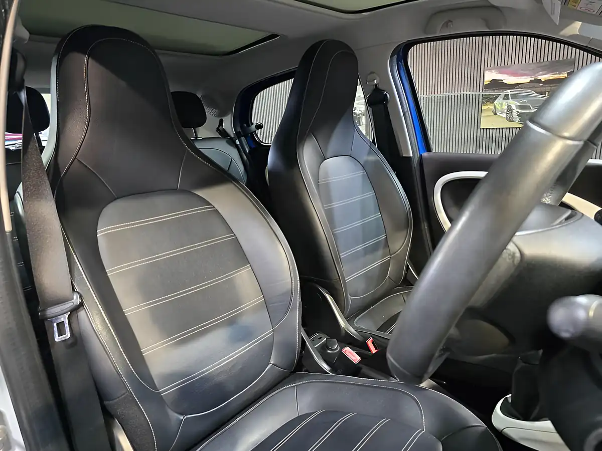 Used 2015 Smart Forfour Prime (premium) Blue - Interior and Exterior details 18