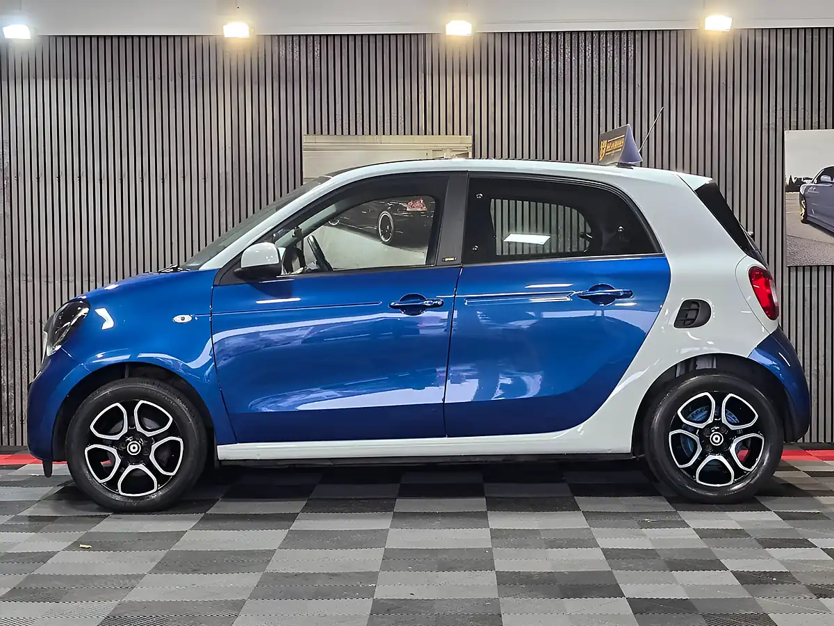Used 2015 Smart Forfour Prime (premium) Blue - Interior and Exterior details 6