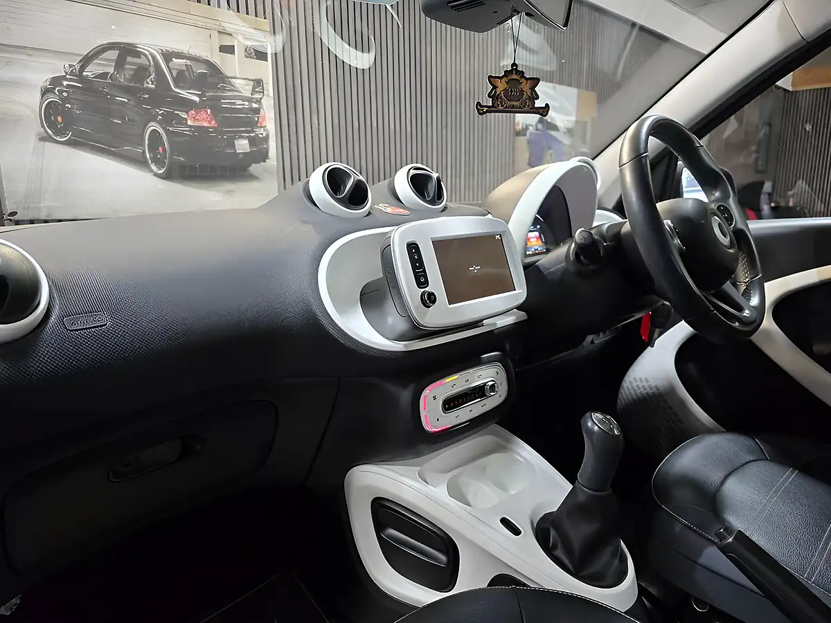 Used 2015 Smart Forfour Prime (premium) Blue - Interior and Exterior details 9