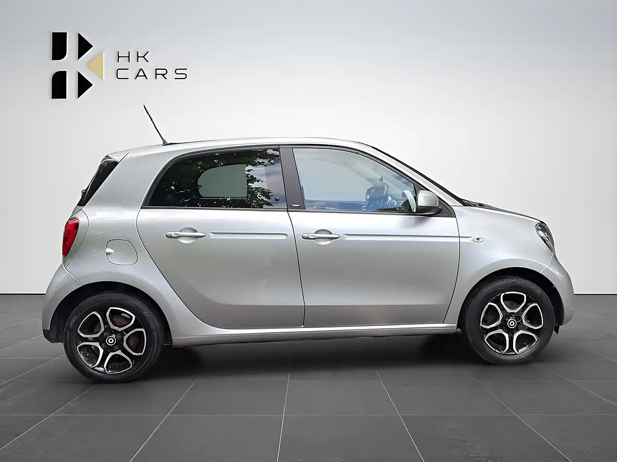 Used 2015 Smart Forfour Prime (premium Plus) Silver - Interior and Exterior details 4