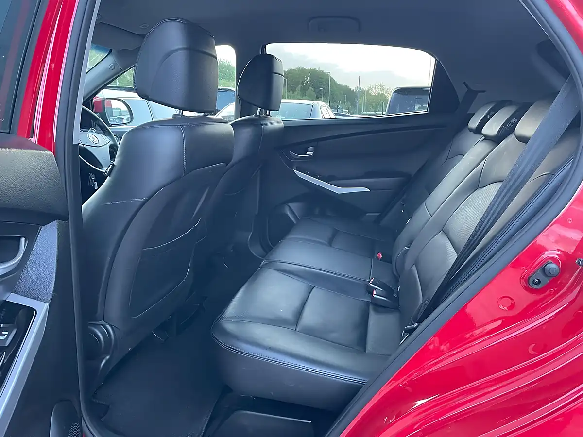Used 2015 Ssangyong Korando ELX4 Red - Interior and Exterior details 9