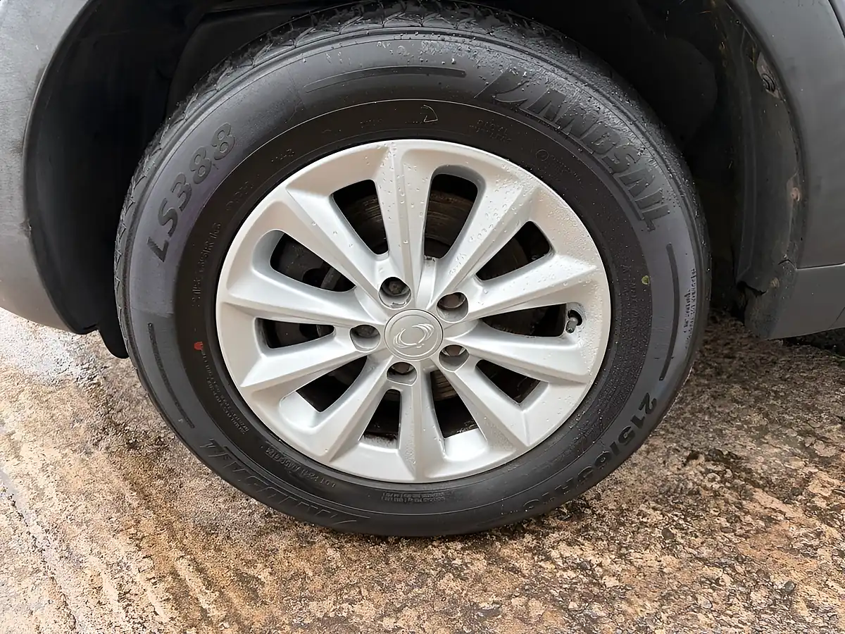 Used 2015 Ssangyong Korando SE4 Grey - Interior and Exterior details 3