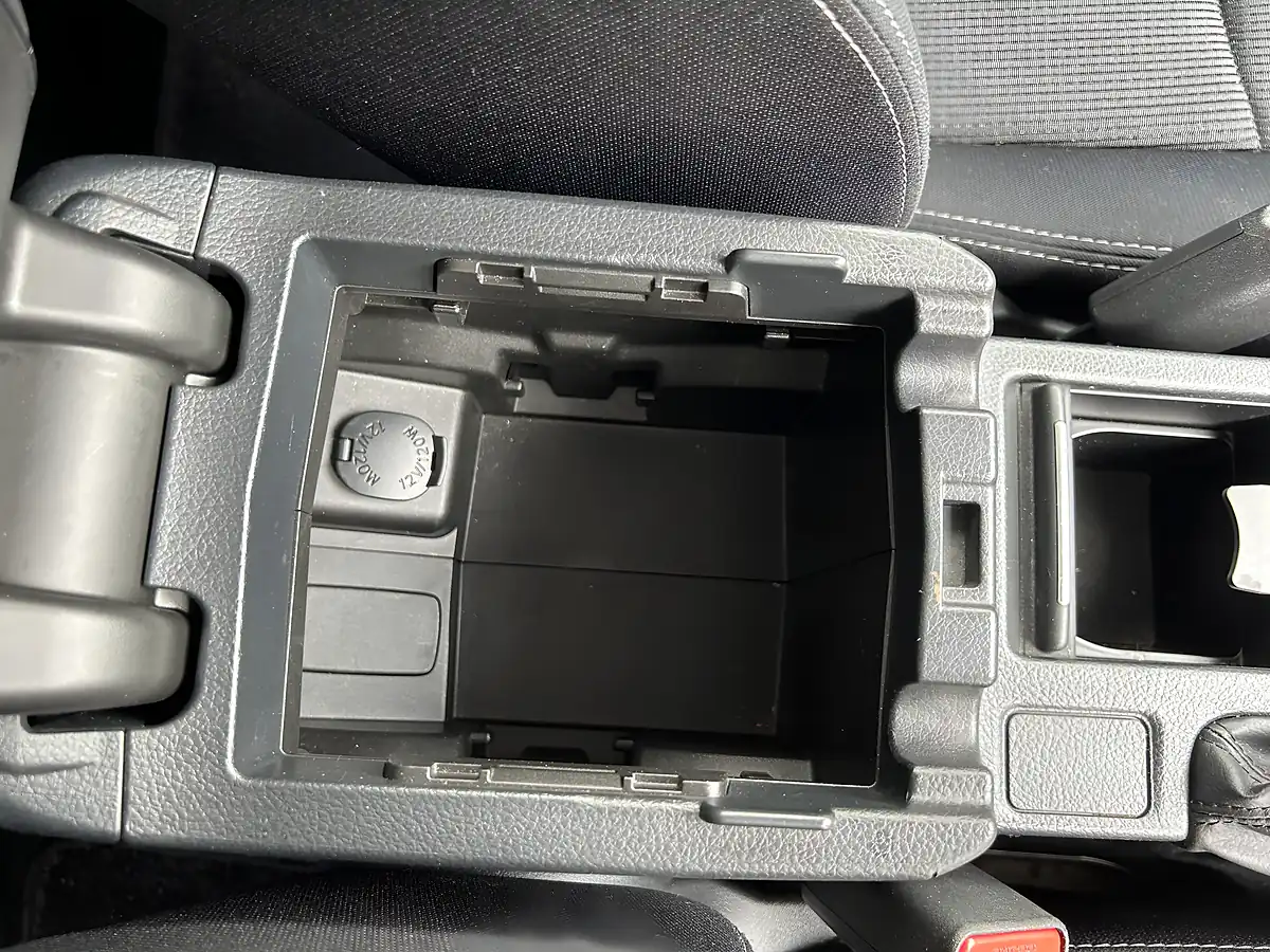 Used 2015 Subaru Impreza Silver - Interior and Exterior details 10