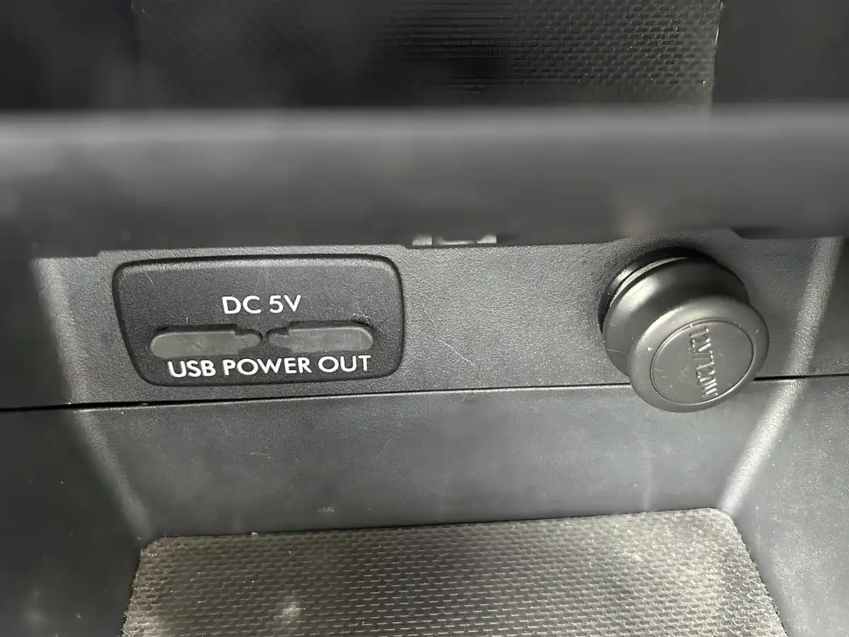 Used 2015 Subaru Impreza Silver - Interior and Exterior details 12