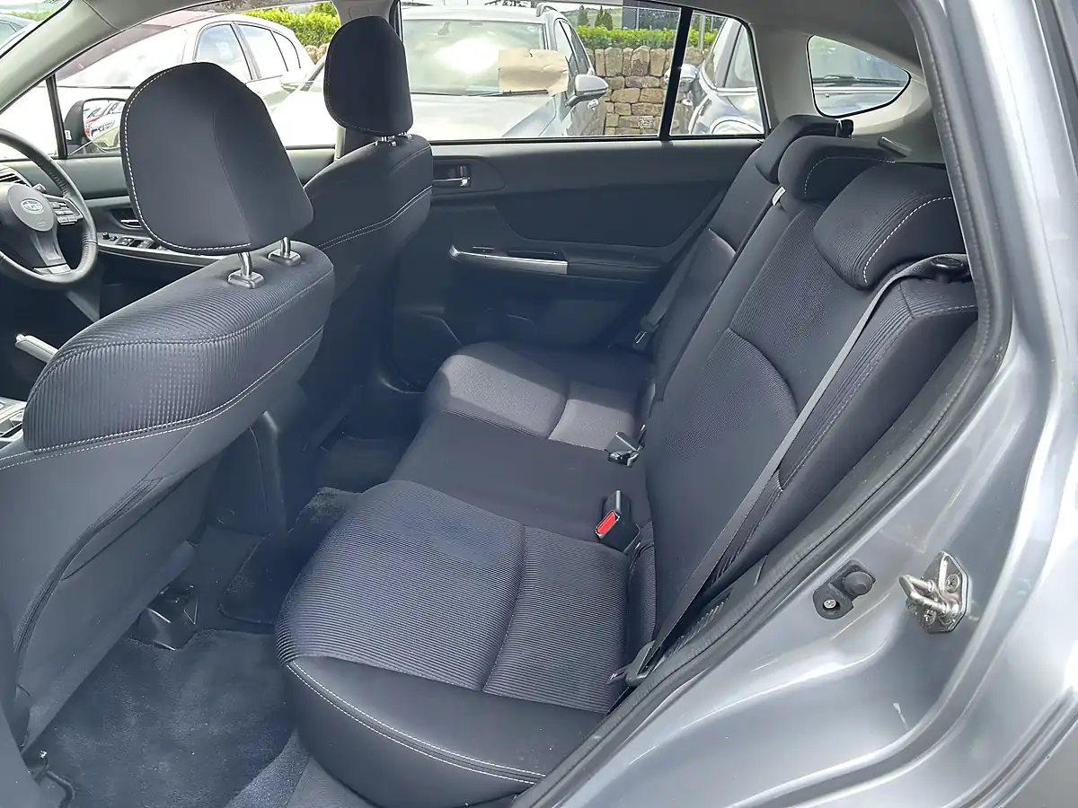 Used 2015 Subaru Impreza Silver - Interior and Exterior details 15