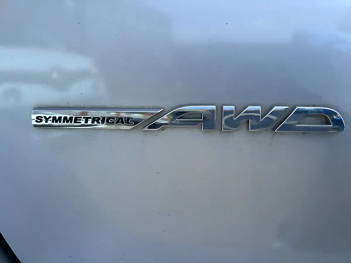 Used 2015 Subaru Impreza Silver - Interior and Exterior details 19