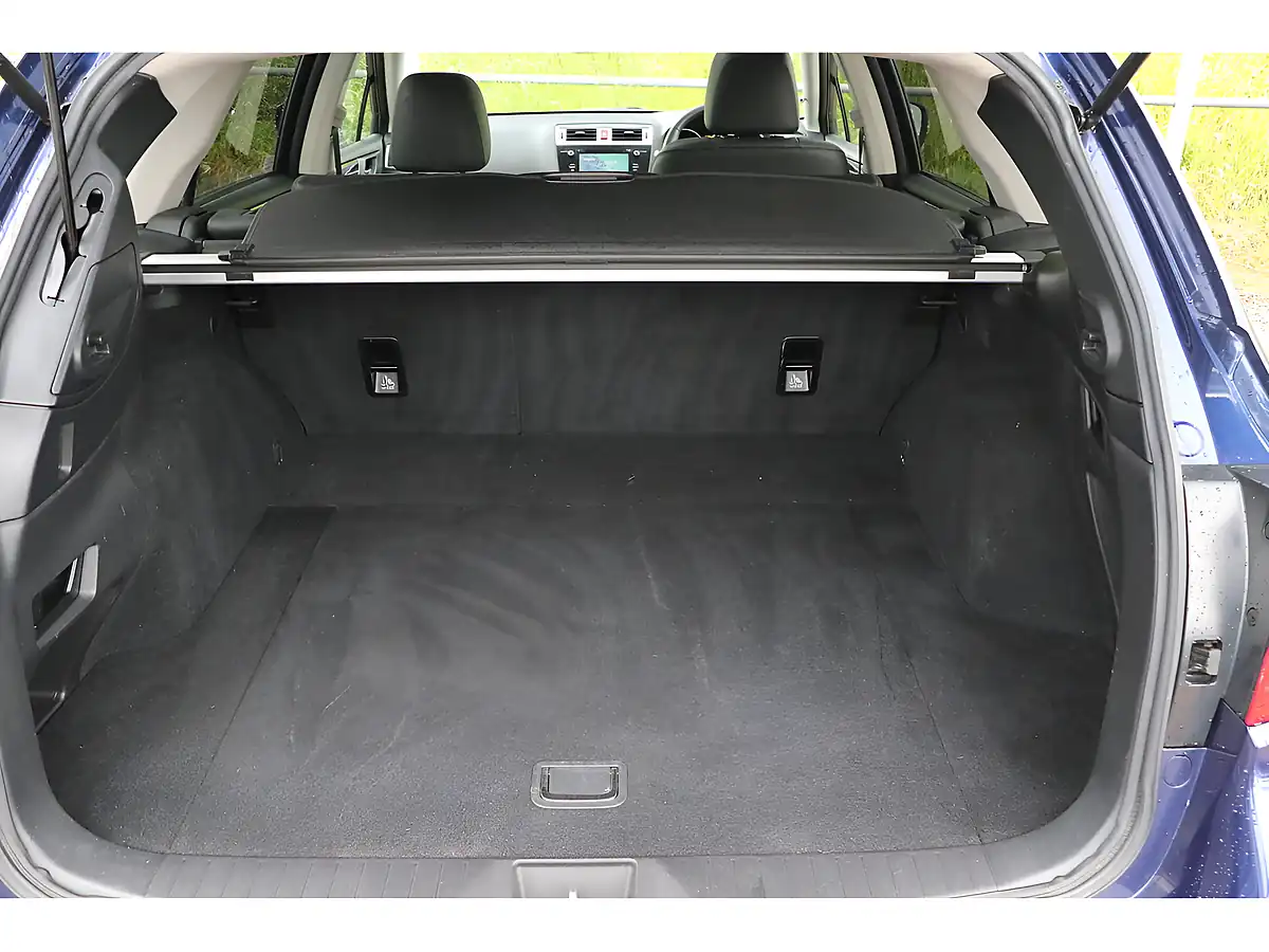Used 2015 Subaru Outback Se Premium Lapis Blue - Interior and Exterior details 17