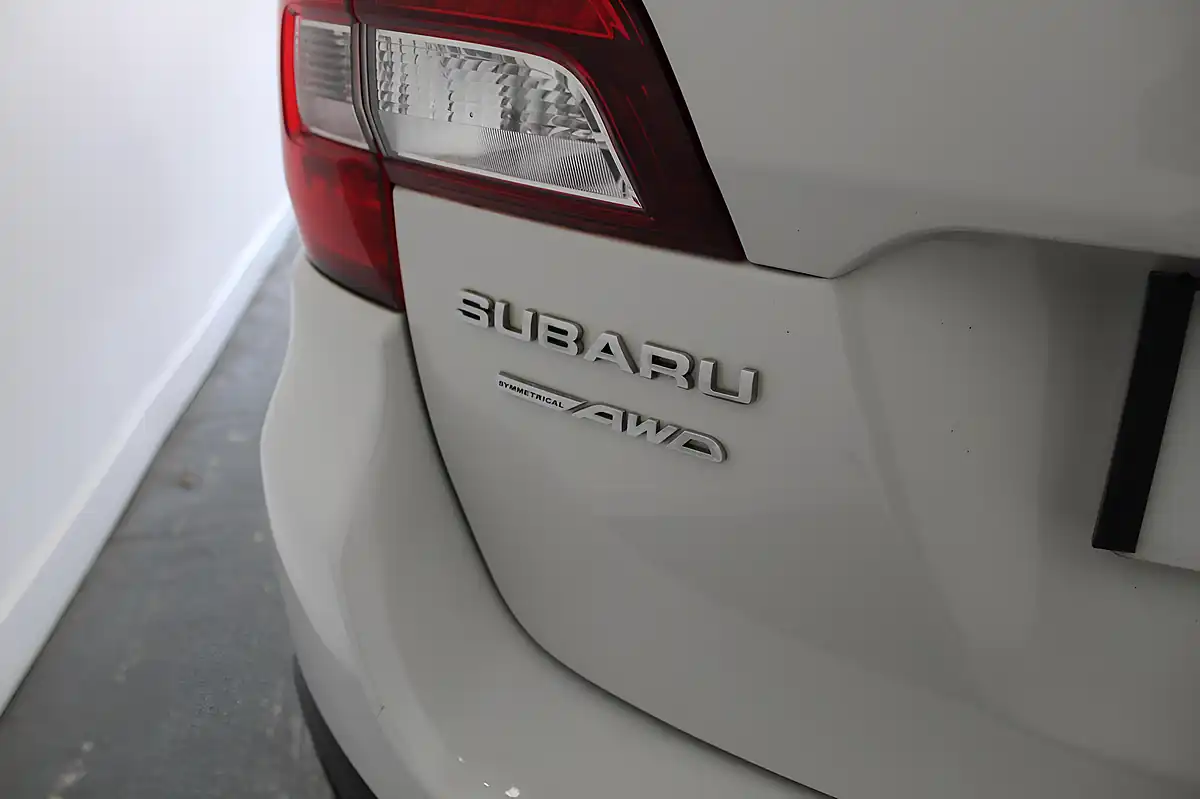 Used 2015 Subaru Outback Se Premium White - Interior and Exterior details 12