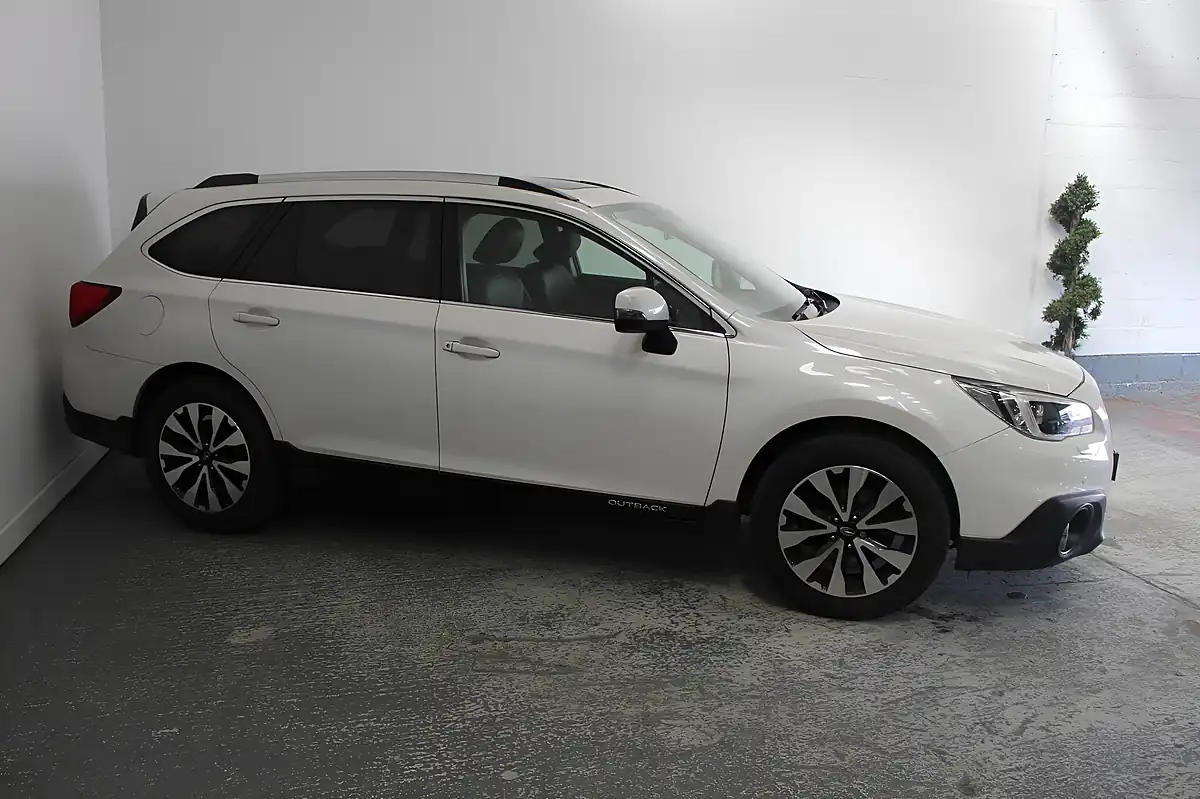 Used 2015 Subaru Outback Se Premium White - Interior and Exterior details 3