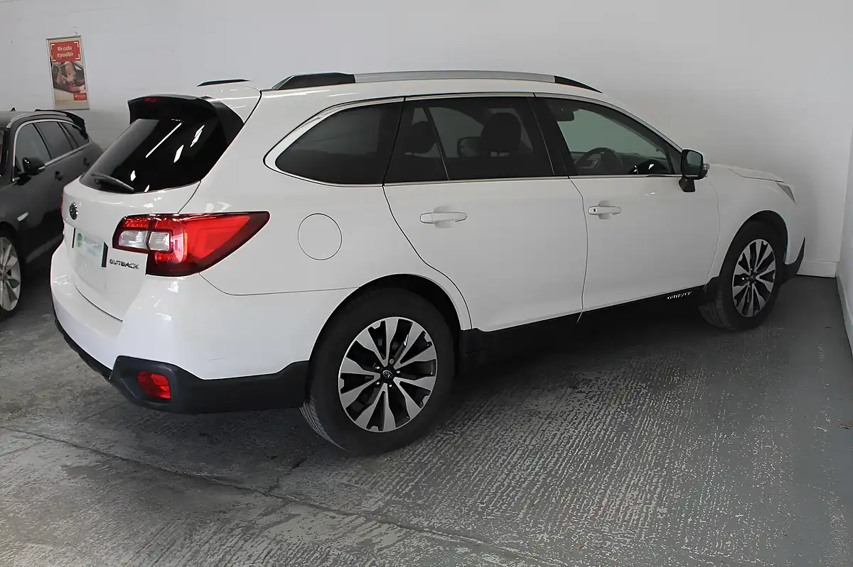 Used 2015 Subaru Outback Se Premium White - Interior and Exterior details 8