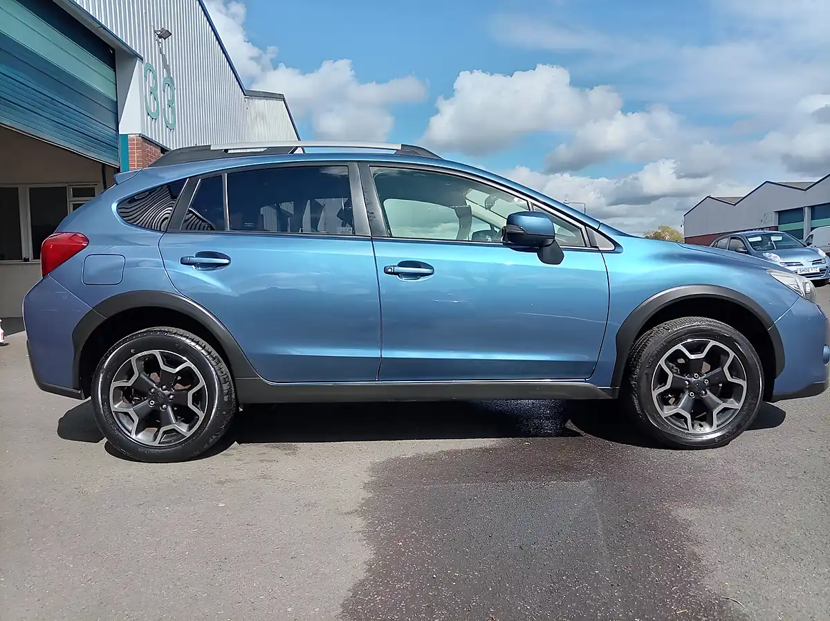 Used 2015 Subaru Xv Se Blue - Interior and Exterior details 5