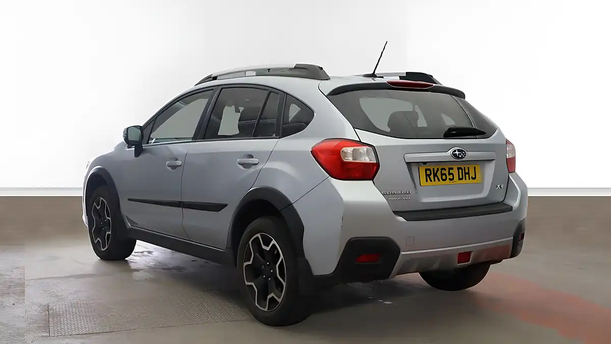 Used 2015 Subaru Xv Se Premium Silver - Interior and Exterior details 3