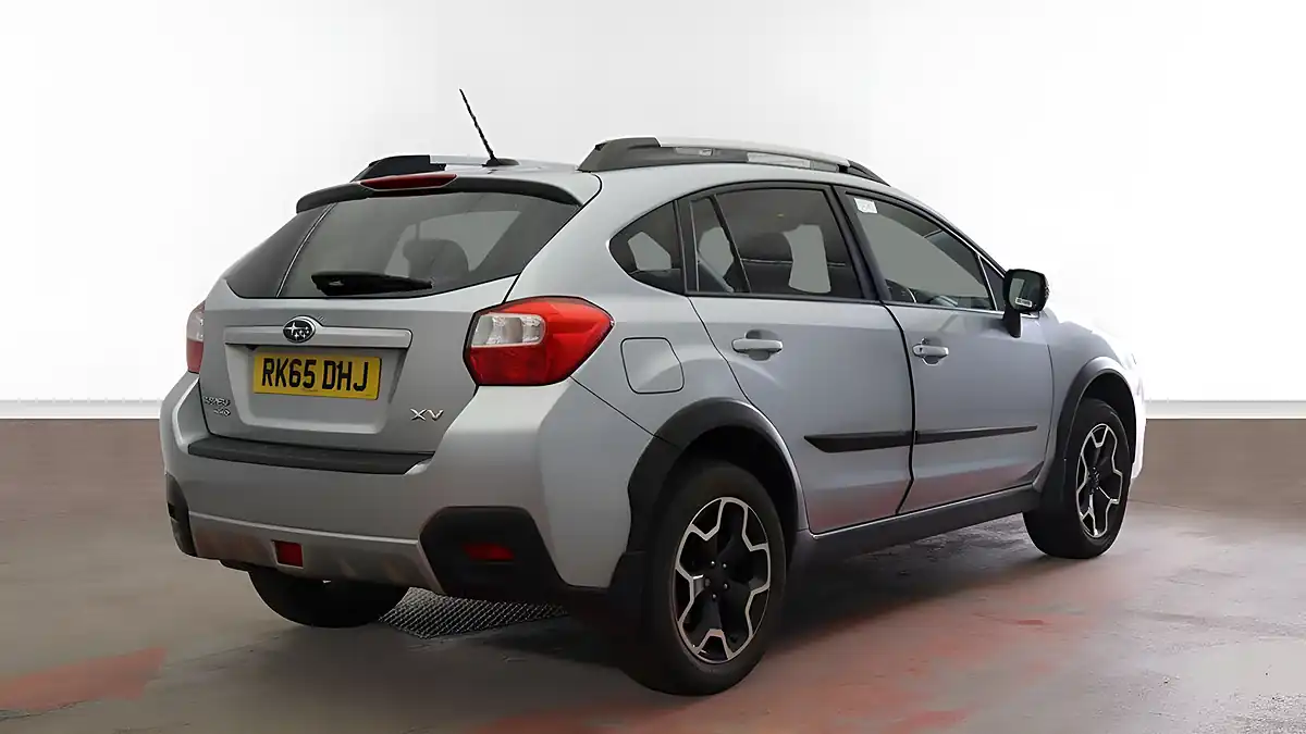 Used 2015 Subaru Xv Se Premium Silver - Interior and Exterior details 4