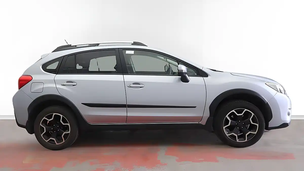 Used 2015 Subaru Xv Se Premium Silver - Interior and Exterior details 5
