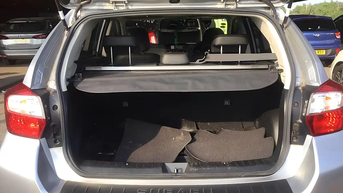 Used 2015 Subaru Xv Se Premium Silver - Interior and Exterior details 9