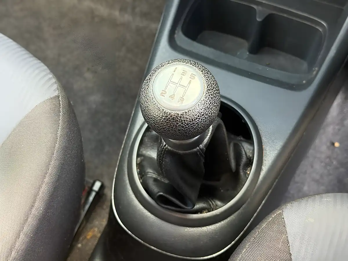 Used 2015 Suzuki Alto Sz White - Interior and Exterior details 10