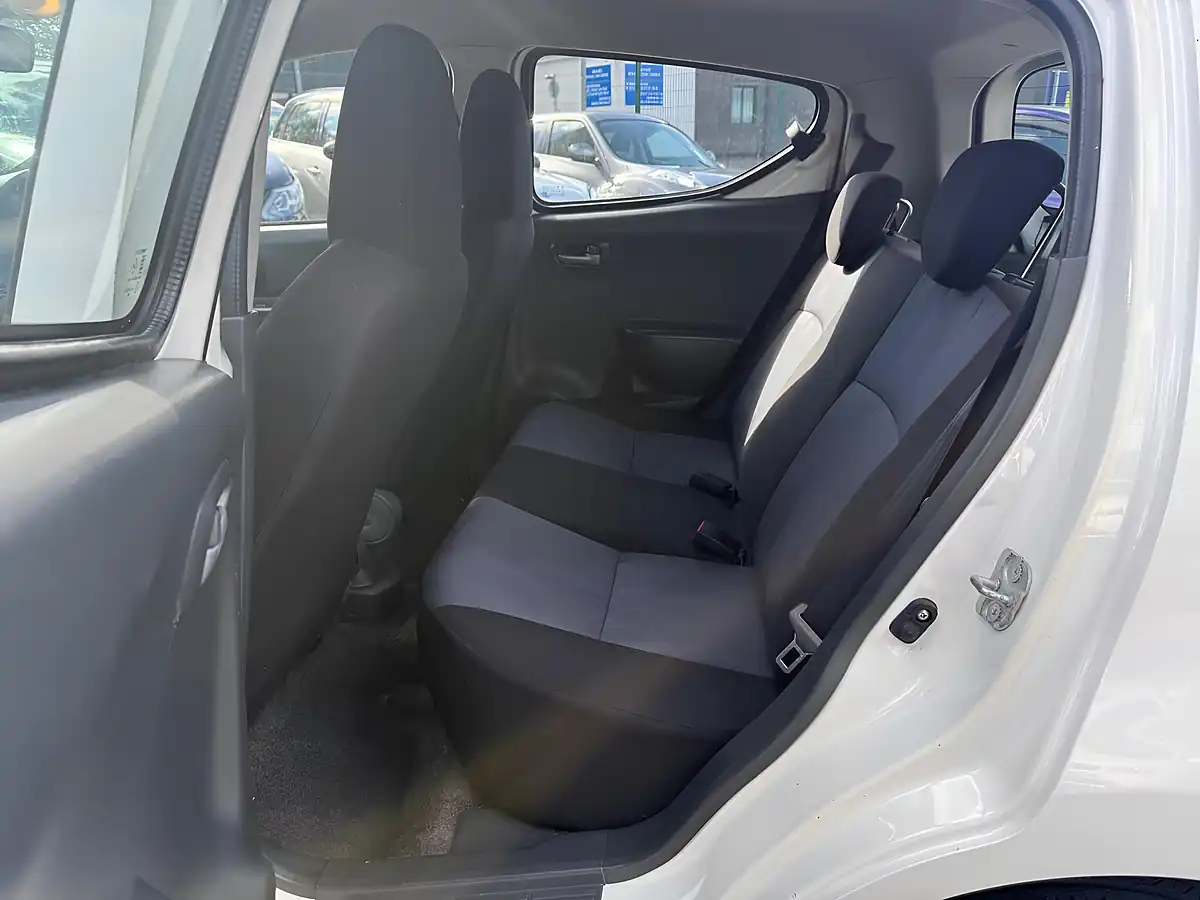 Used 2015 Suzuki Alto Sz White - Interior and Exterior details 14