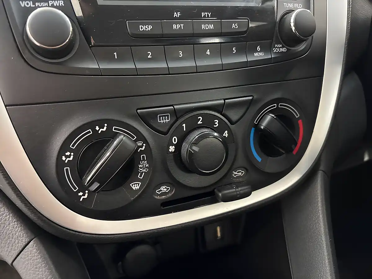 Used 2015 Suzuki Celerio SZ2 Red - Interior and Exterior details 14