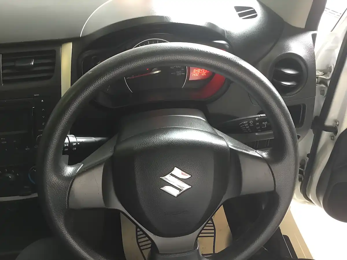 Used 2015 Suzuki Celerio SZ2 White - Interior and Exterior details 11