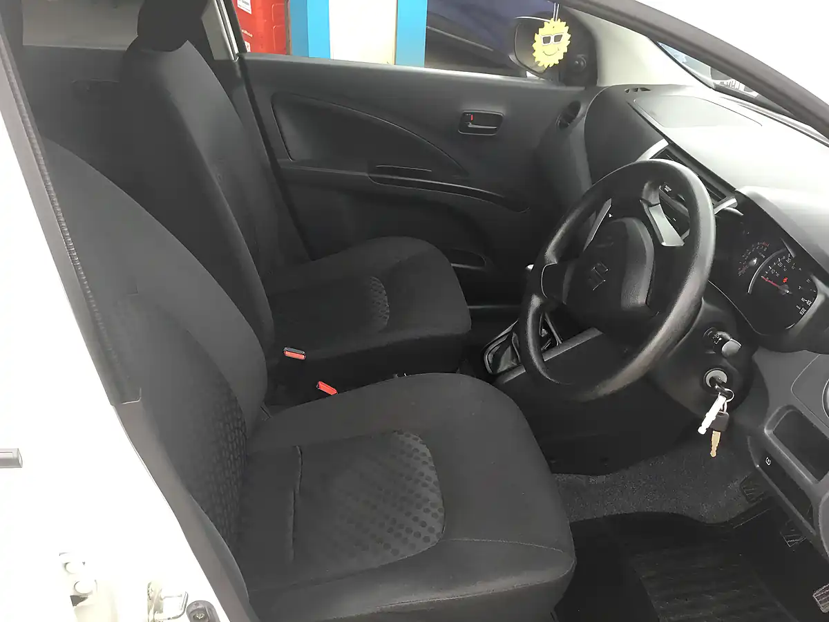 Used 2015 Suzuki Celerio SZ2 White - Interior and Exterior details 9